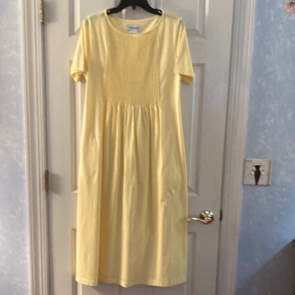 Paragon summer, yellow dress with pleats
